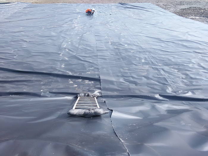 水庫中HDPE土工膜鋪設焊接要點